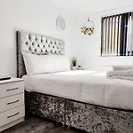 캡슐호텔 Accommodation Bradford *