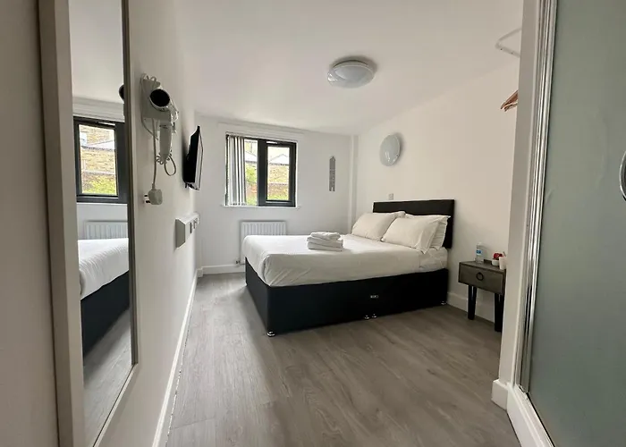 Accommodation Bradford מלון קפסולה