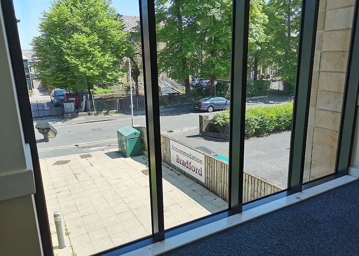Accommodation Bradford מלון קפסולה *