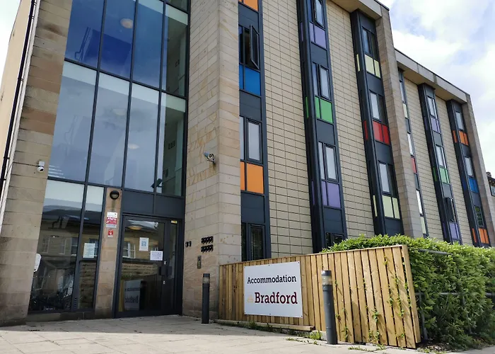 Accommodation Bradford מלון קפסולה *