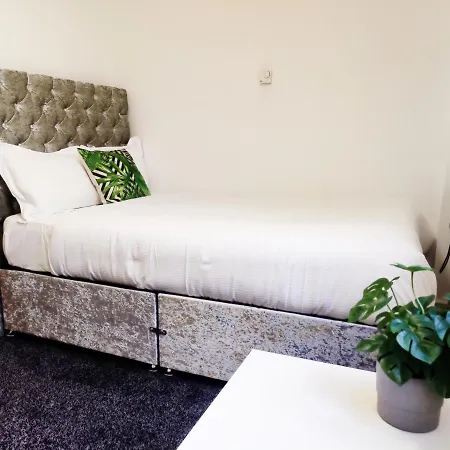 Capsule hotel Bradford *
